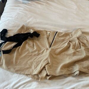 Monteau Beige High-Waist Shorts with Black Tie Belt